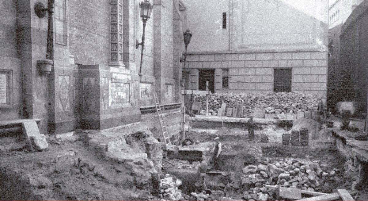 Construcció d’un refugi a la plaça Garriga i Bachs. 1938