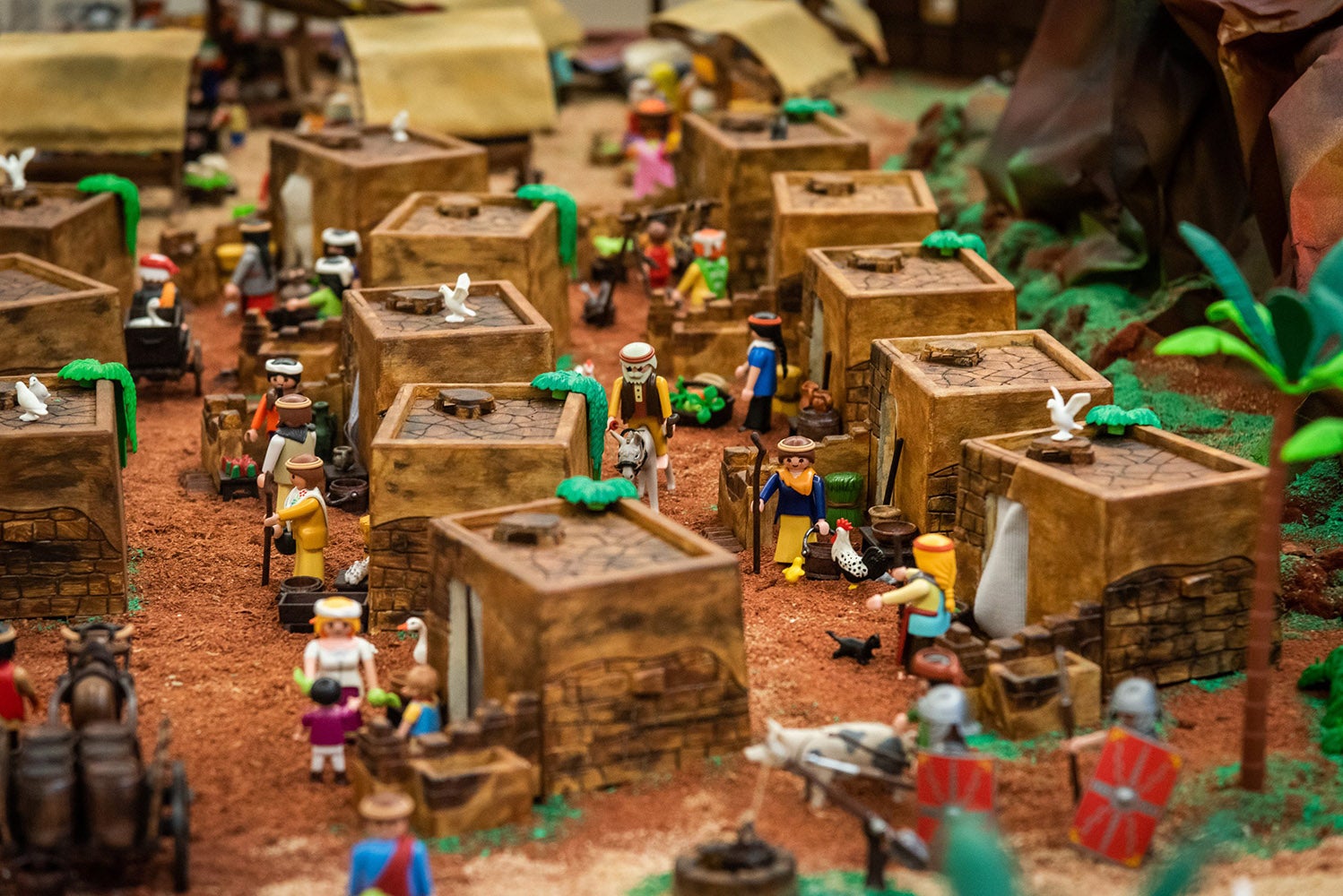 Prop de 400 clics de Playmobil protagonitzen el pessebre de La Violeta de Gràcia