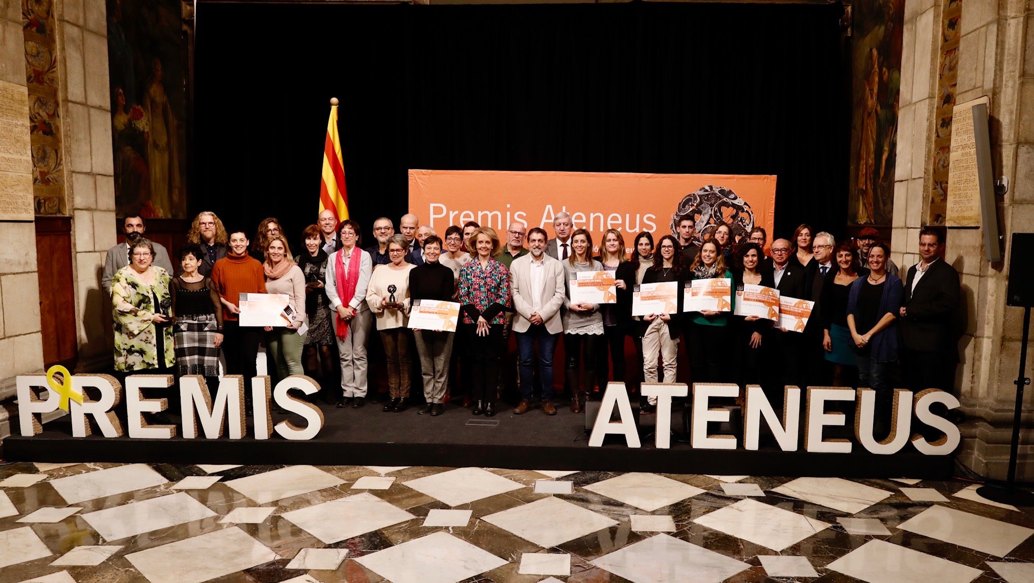 Els guanyadors dels Premis Ateneus, al Palau de la Generalitat de Catalunya. Imatge: Federació d'Ateneus de Catalunya