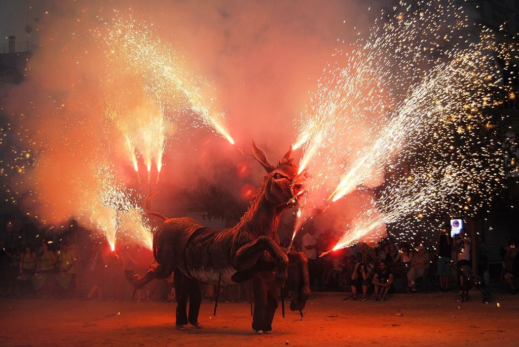 L'Agrupació del Bestiari Festiu i Popular de Catalunya ha inaugurat la secció de vídeos 'Bestiari en 1 minut', amb l'objectiu de seguir apropant el bestiari i la imatgeria festiva catalana a la societat fins que duri el confinament.