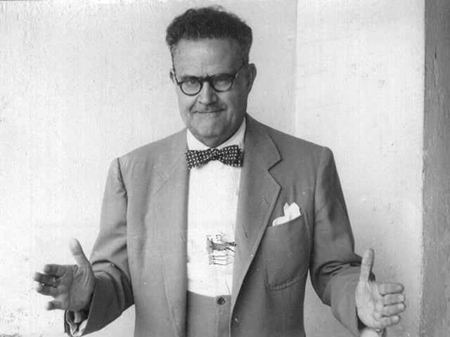 L'Associació Cultural Joan Amades ofereix una càpsula diària sobre l'obra del folklorista Joan Amades al seu canal de Youtube.