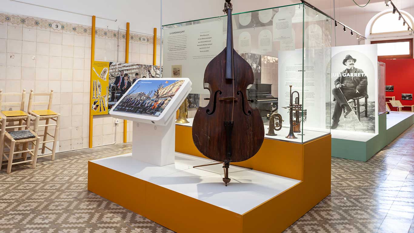 El Museu d’Història de Sant Feliu de Guíxols reobre amb una exposició sobre Juli Garreta i les sardanes