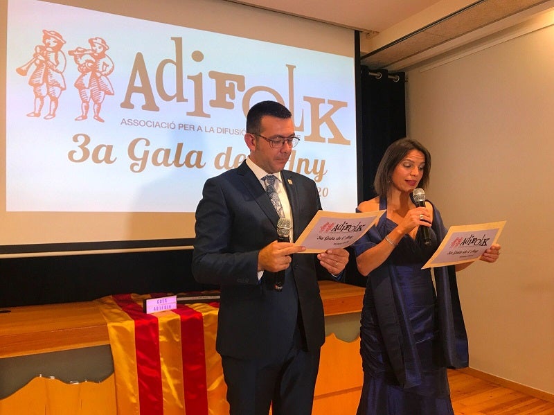 Els presentadors de la III Gala de l'Any d'Adifolk