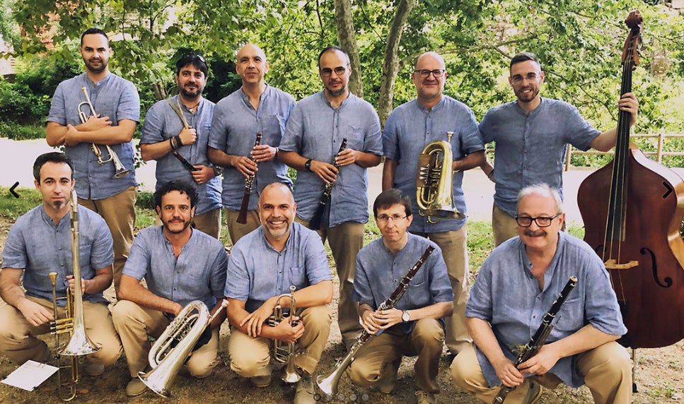 El compacte es pot comprar a través de la Cobla Ciutat de Girona per rebre’l a casa, o a les actuacions de la cobla per 15 euros