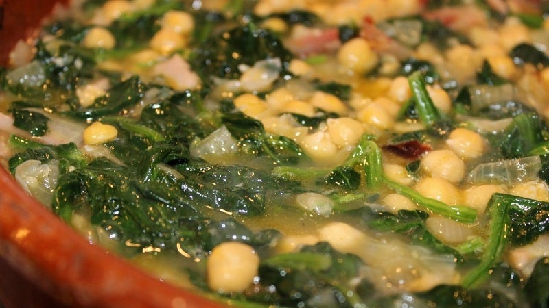 El llibre d'Albert Vidal dedica un capítol a explicar l'origen dels cigrons amb espinacs