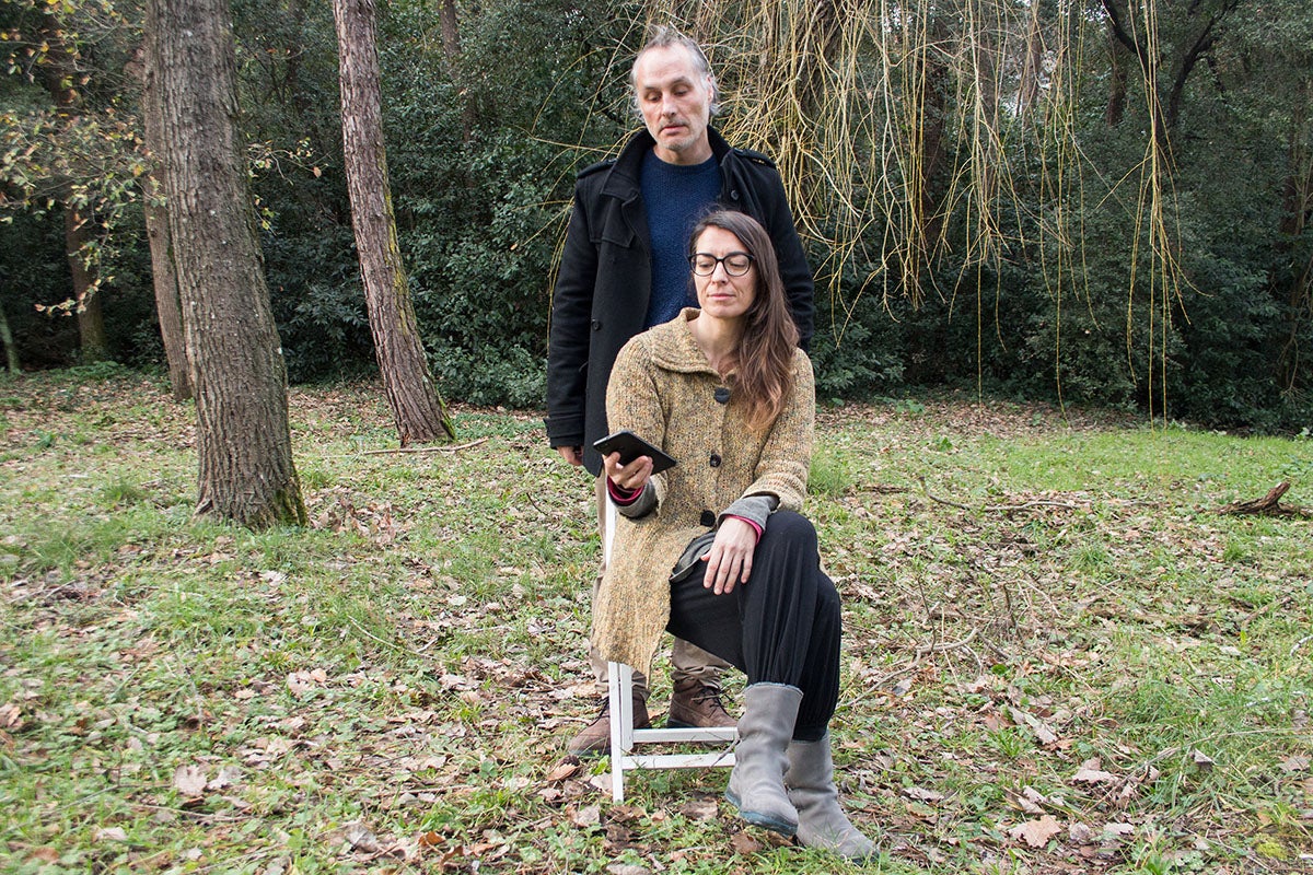 Núria Clemares i Marc Fernández exploren els recursos narratius de la tecnologia a ‘Paraules que trenquen ossos’