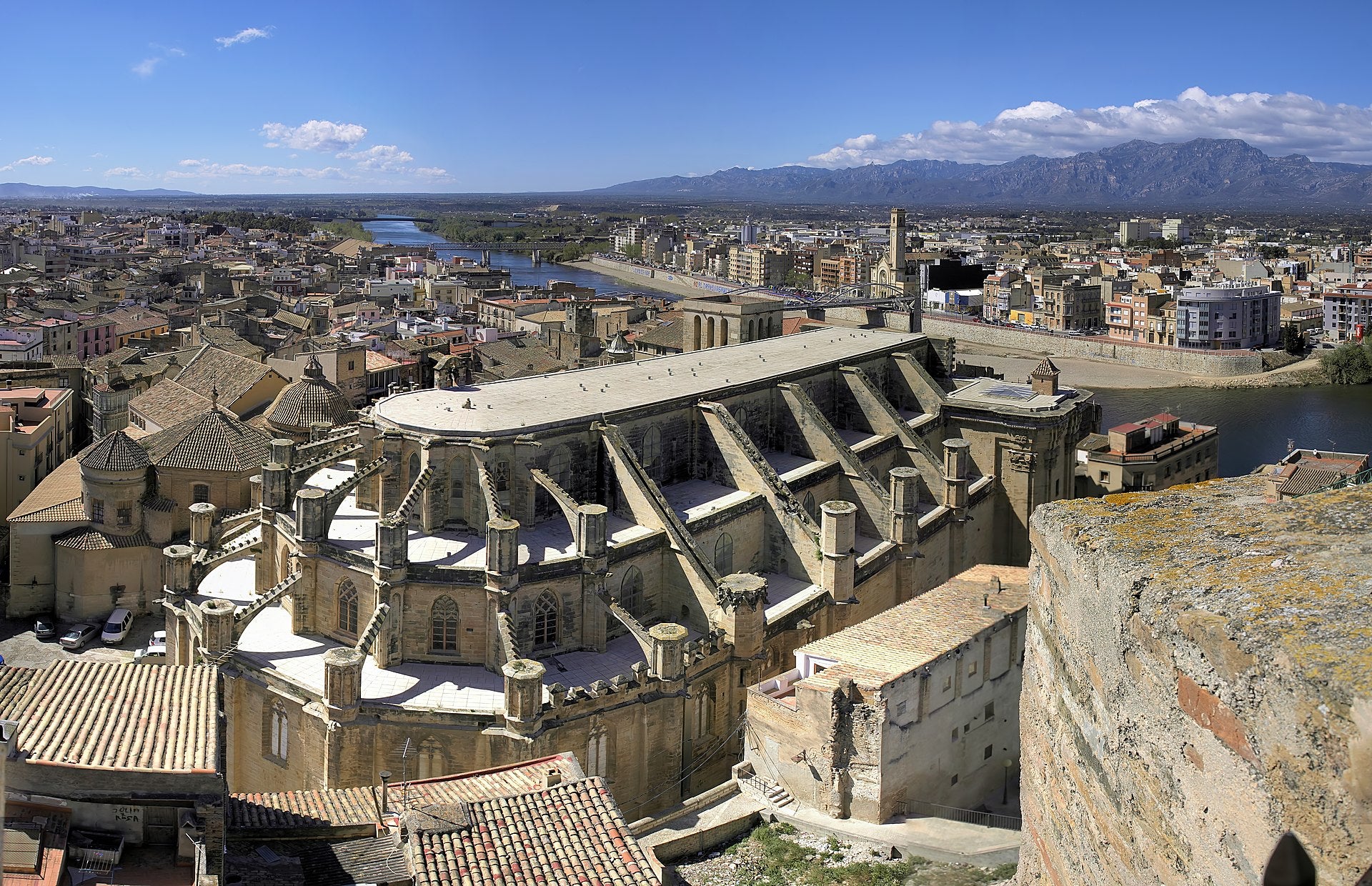 Imatge aèria de la catedral de Tortosa-