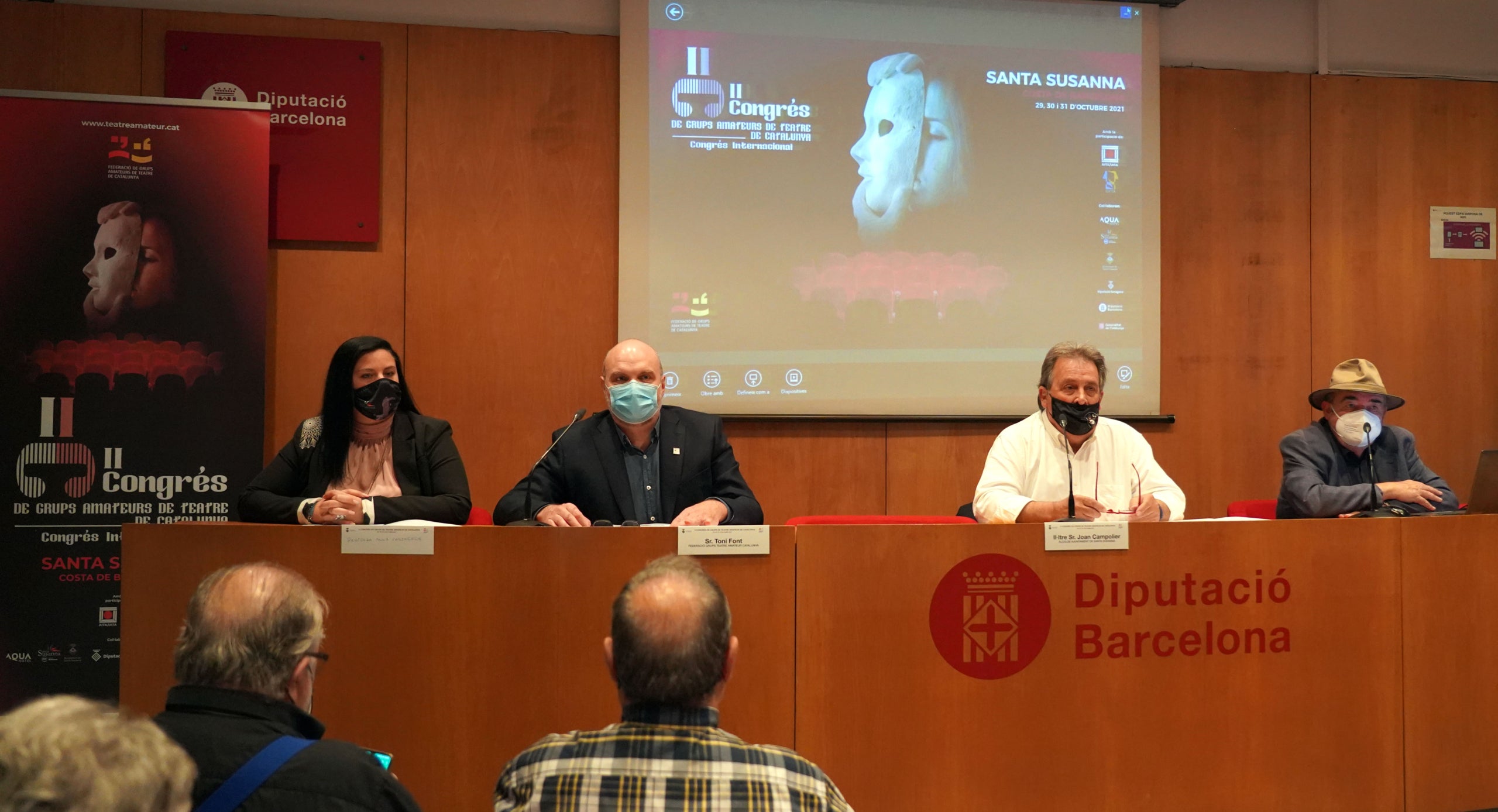 El Pati Manning de Barcelona va acollir la presentació del congrés, amb Anna Castañeda, regidora de l’Ajuntament de Santa Susanna; Toni Font, president de la Federació; Joan Campolier, alcalde de Santa Susanna, i Josep Lluis Argemí.