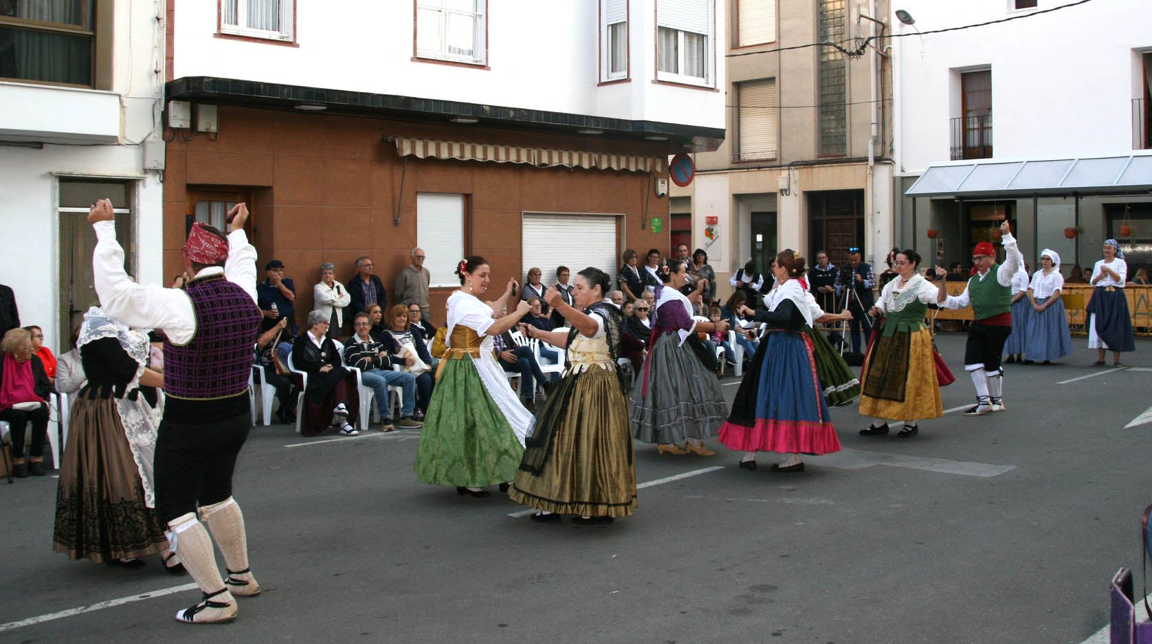 El festival recupera la trobada de danses tradicionals