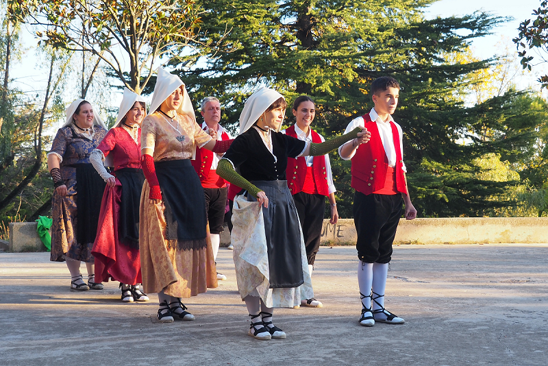 Presentats els llibres Danses tradicionals del Berguedà