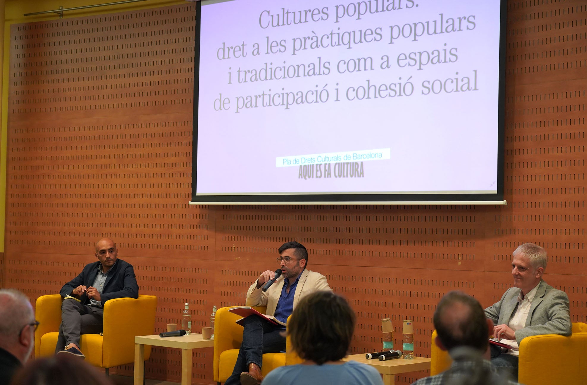 Khalid Gali, Dani Granados i Oril Cendra, en la presentació de la mesura sobre cultures populars