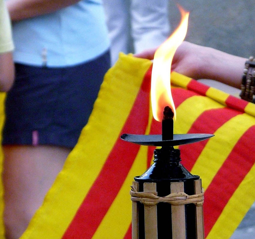 A través del lema “La Flama, el foc de la llengua”, el barri celebrarà la rebuda de La Flama a partir de les 20.00 hores