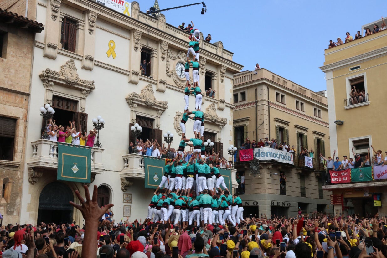 3 de 10 carregat pels castellers de Vilafranca