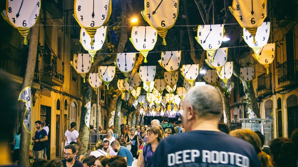 La Festa Major de Sants torna al seu format habitual amb onze carrers guarnits.