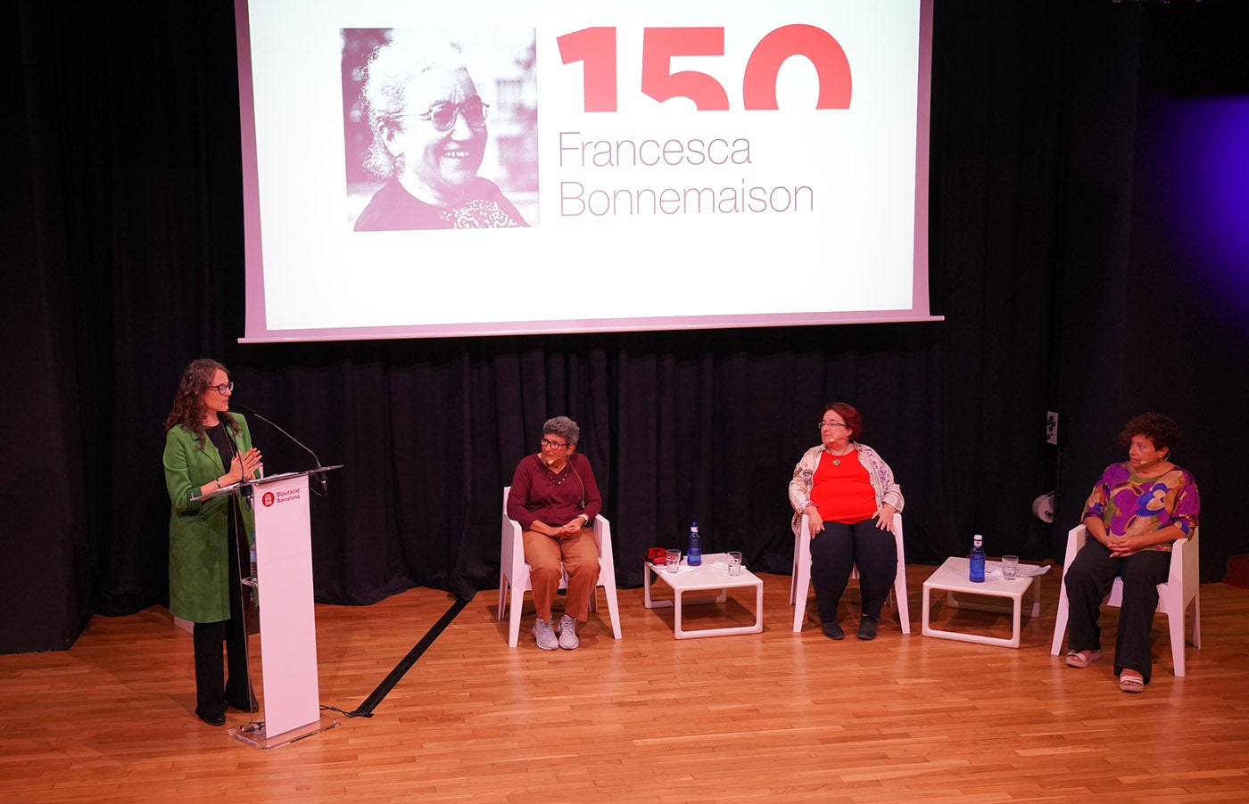 La consellera Tània Verge amb Dolors Marin, Conxa Llinàs i Montserrat Argente en l'acte central de l'Any Bonnemaison