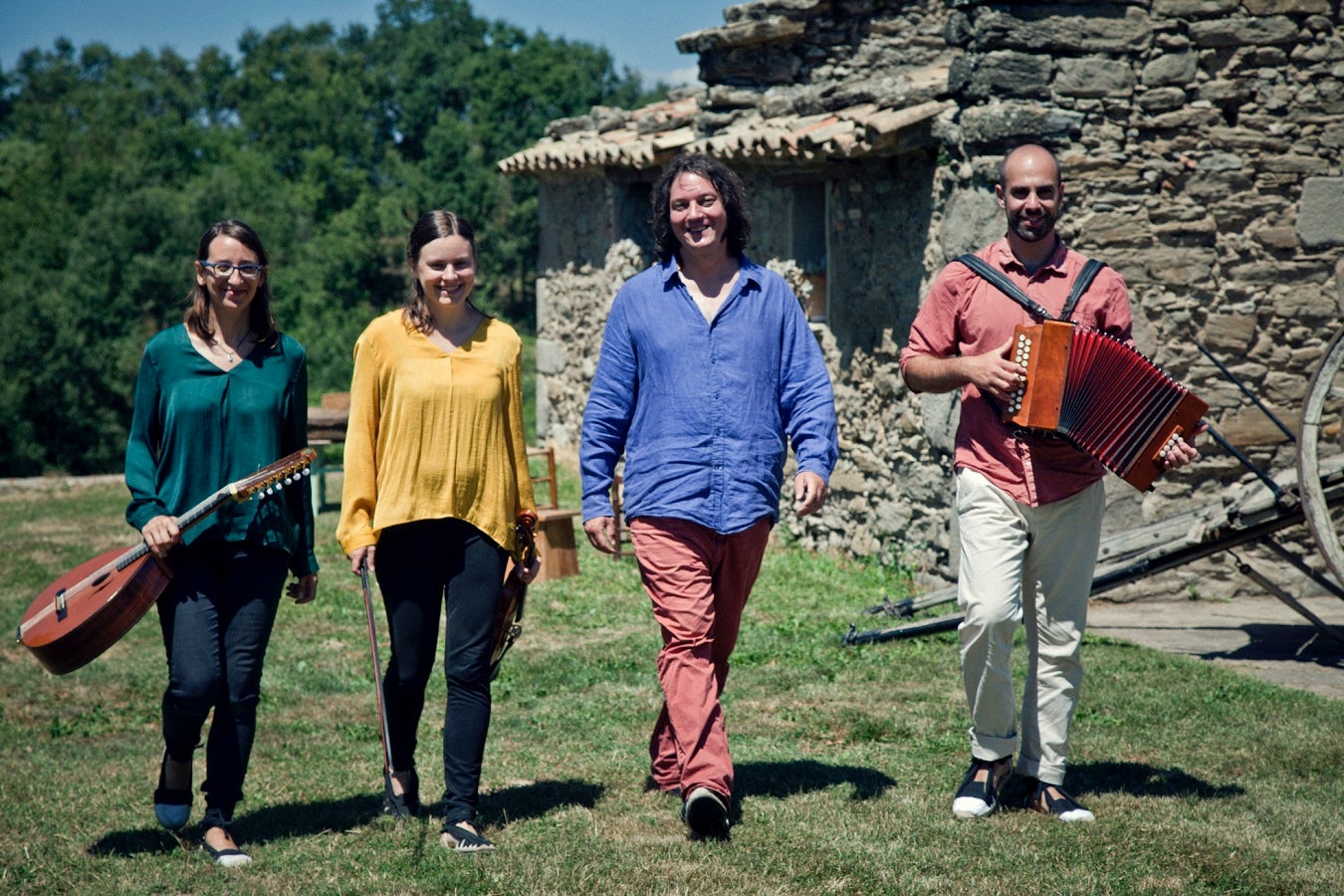 'La meitat són mentida' és el tercer disc de Corrandes són corrandes