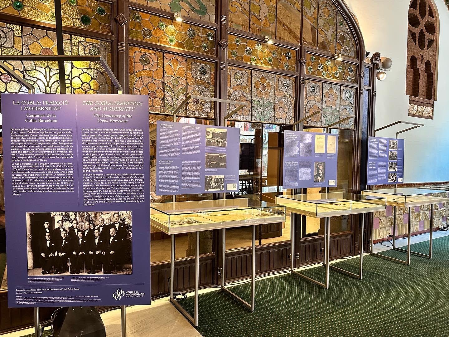 L'exposició és també un homenatge a la Cobla Barcelona en el seu centenari