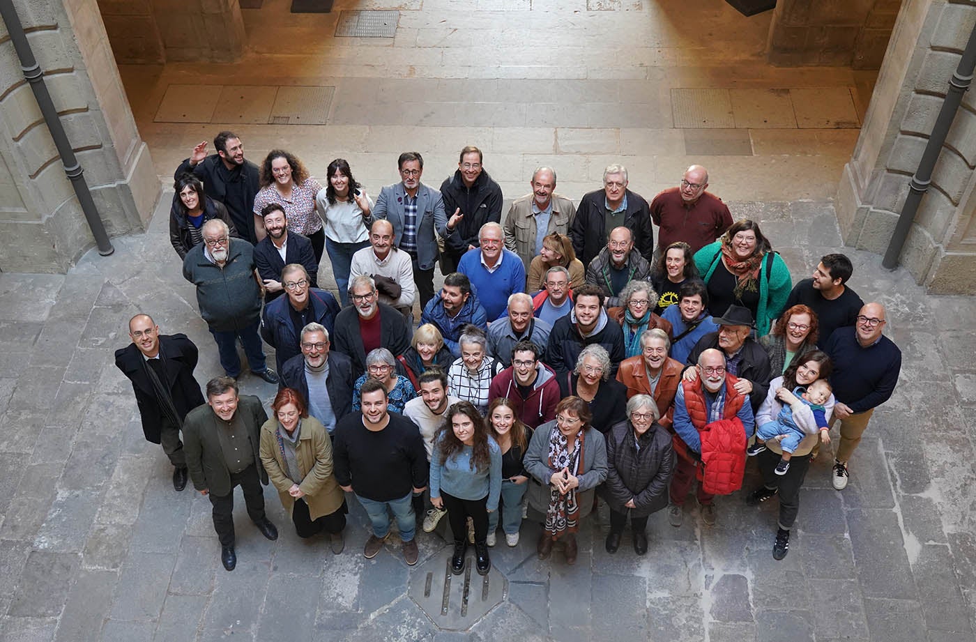 Foto de família dels assistents a la presentació de la temporada