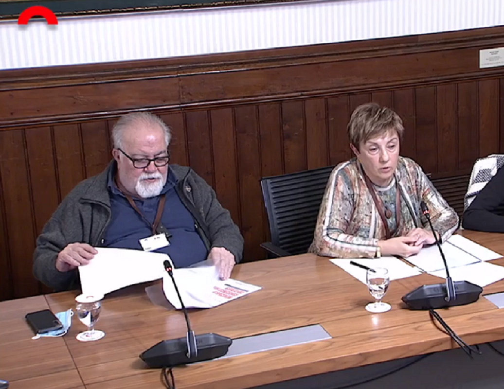 Josep Maria Porta i Rosa Maria Provencio en la seva intervenció al Parlament de Catalunya