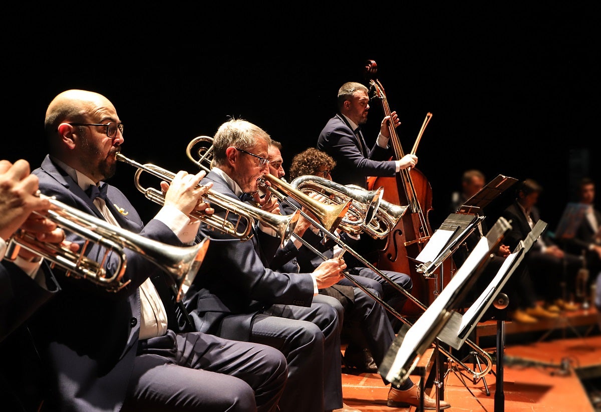 Actuació de la Cobla Principal de Llobregat a la Final de la Sardana de l'Any 2022 | Foto: Àngel Colomer