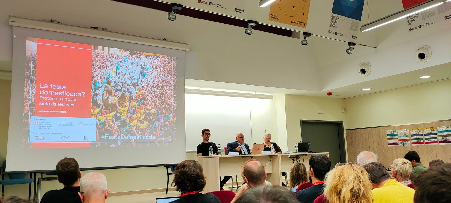 Eloi Sendrós, Manuel Delgado i Sandra Anitua a la primera taula de la jornada | Direcció General de Cultura Popular i Associacionisme