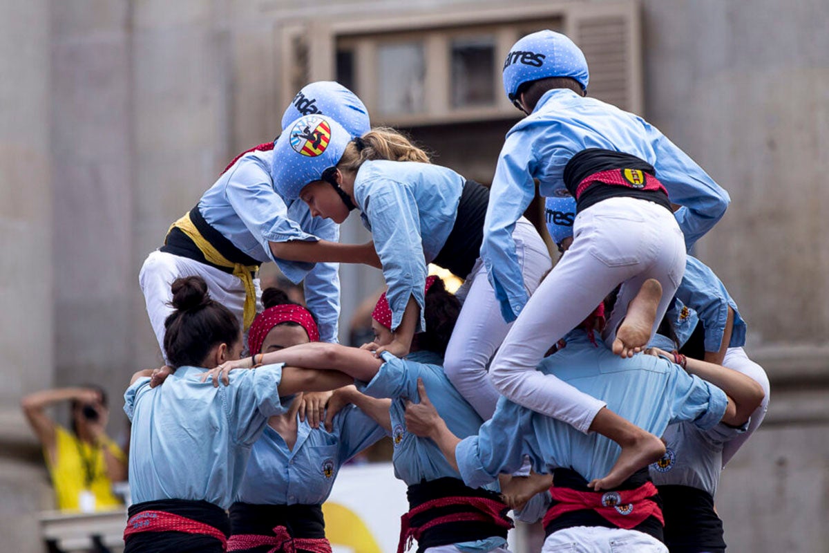 Els Castellers de Poble-sec celebren 25 anys