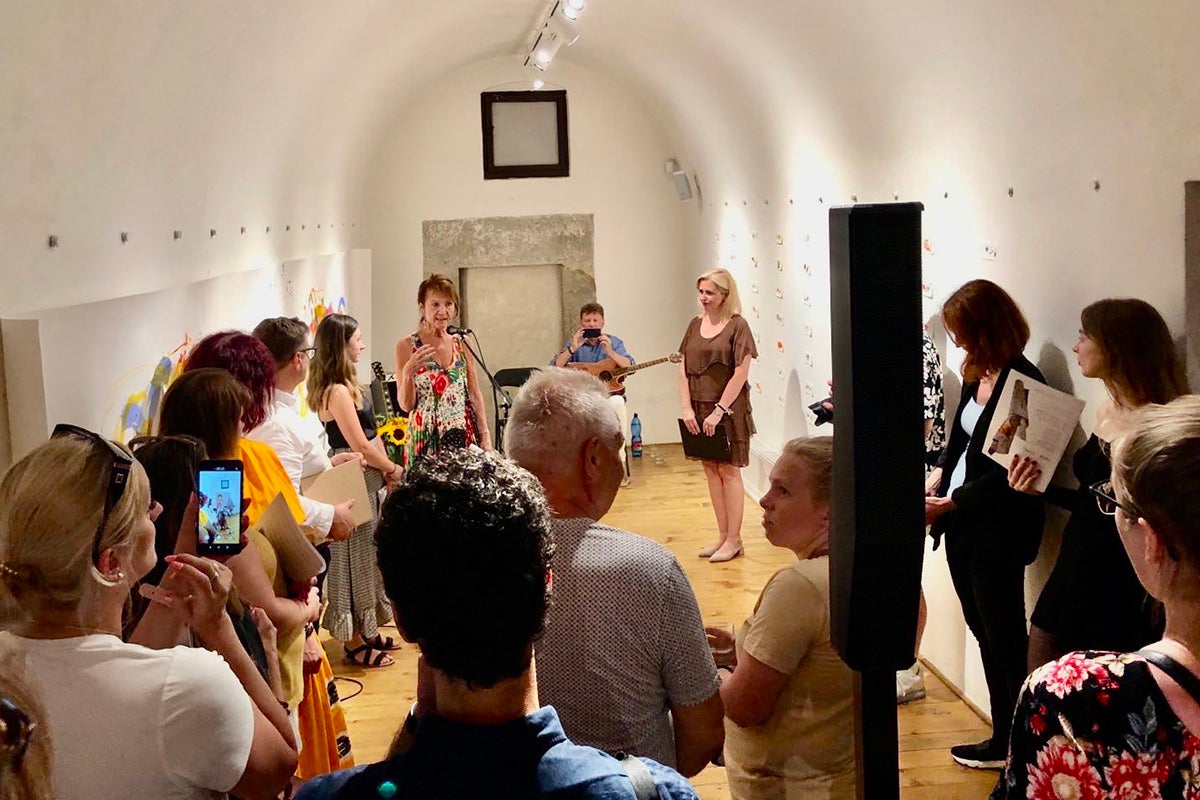Inauguració de l'exposició ‘Hope’ a  Prešov, Eslovàquia, amb Beate Winkler │Foto: DGEC