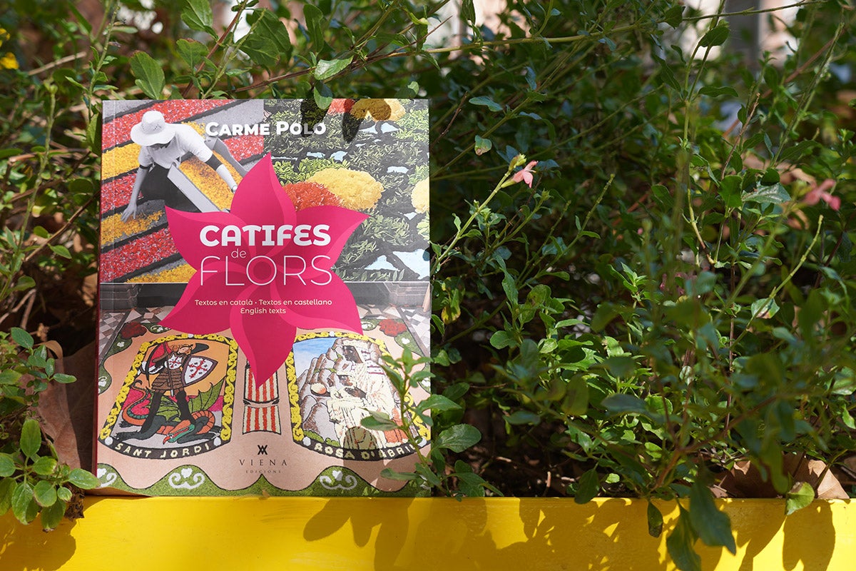 El llibre 'Catifes de flors' recull la història i l'evolució i l'espectacularitat d'aquesta tradició