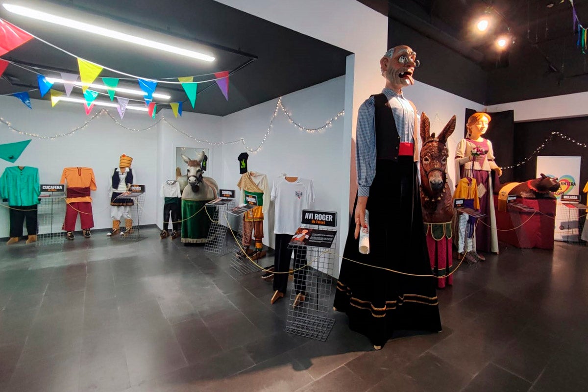 L'exposició 'Els vestits de la Mostra' │ Foto: Colla Gegantera dels Alegre