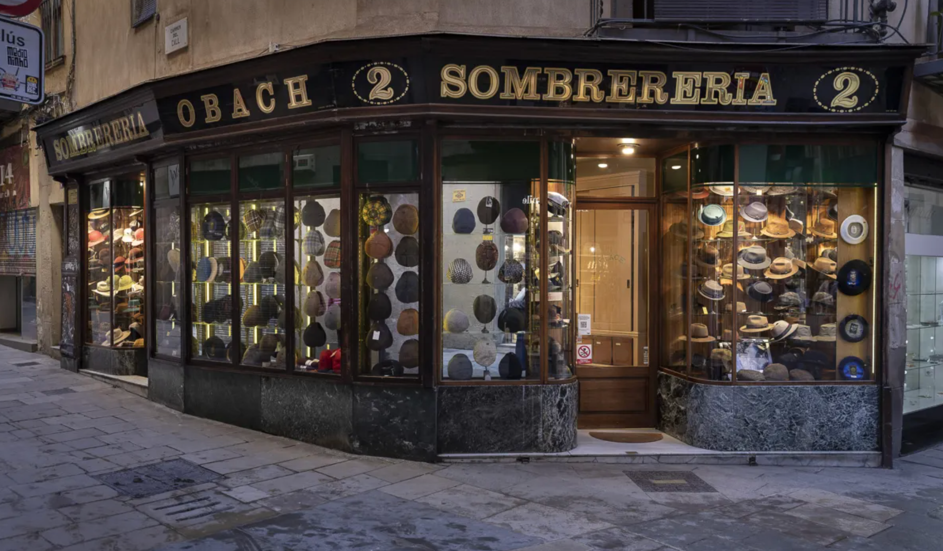 La barreteria Obach, al barri Gòtic, fa 100 anys / Jordi Play