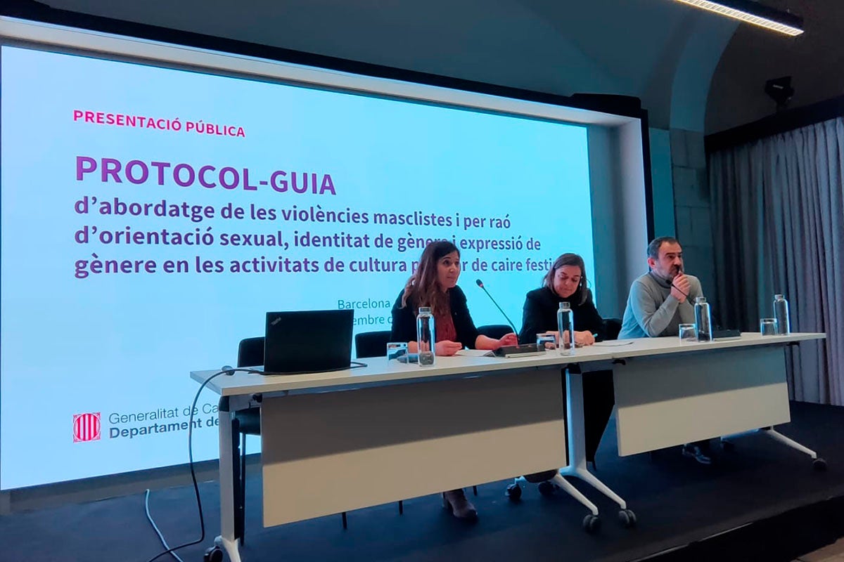 La directora general de Cultura Popular i Associacionisme Cultural, Carol Duran, va presentar el protocol-guia a Barcelona