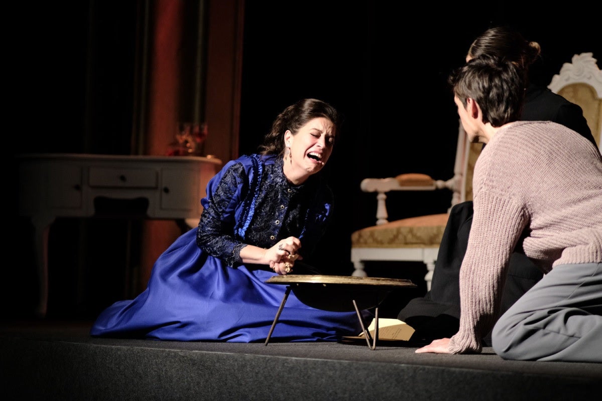 Escena de 'Les indòmites', representada per la companyia Els Carlins | Ajuntament d'Abrera
