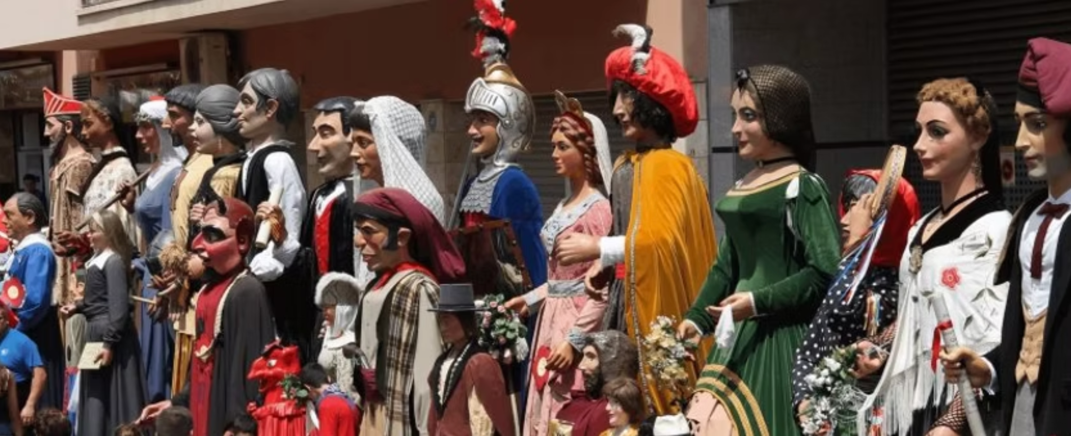 La Ciutat Gegantera de Catalunya és el títol que concedeix annualment i des de l’any 1985 l’Agrupació de Colles de Geganters de Catalunya (ACGC)