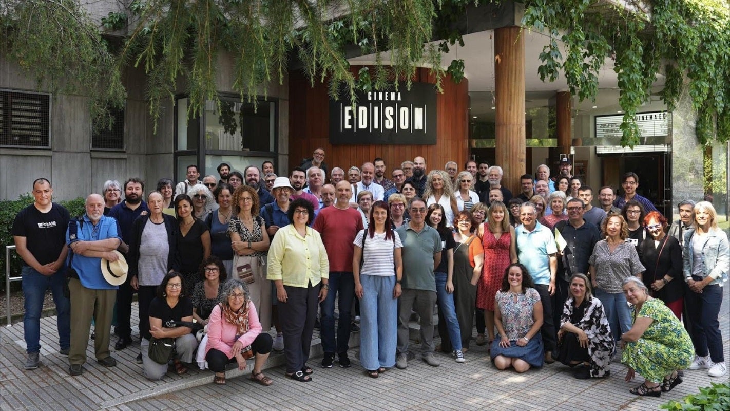 Foto de família de la XX Trobada de cineclubs a Granollers | La Fatxenda