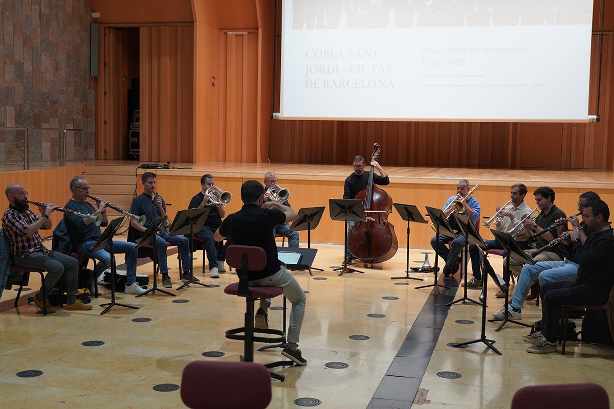 La Cobla Sant Jordi - Ciutat de Barcelona en un assaig aquest matí al Petit Palau / Foto: Elena Calzada