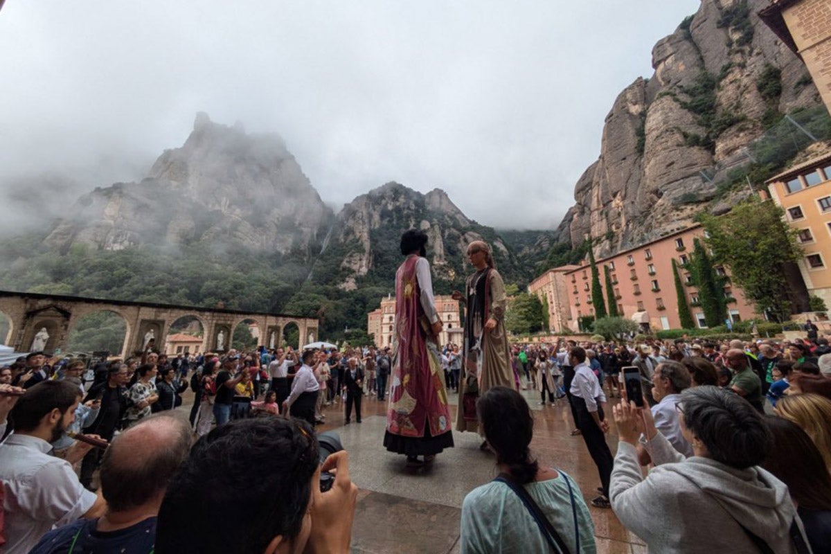 Els gegants de l'ACGC en l'acte inaugural del Mil·lenari de Montserrat, l'any passat / Foto: ACGC