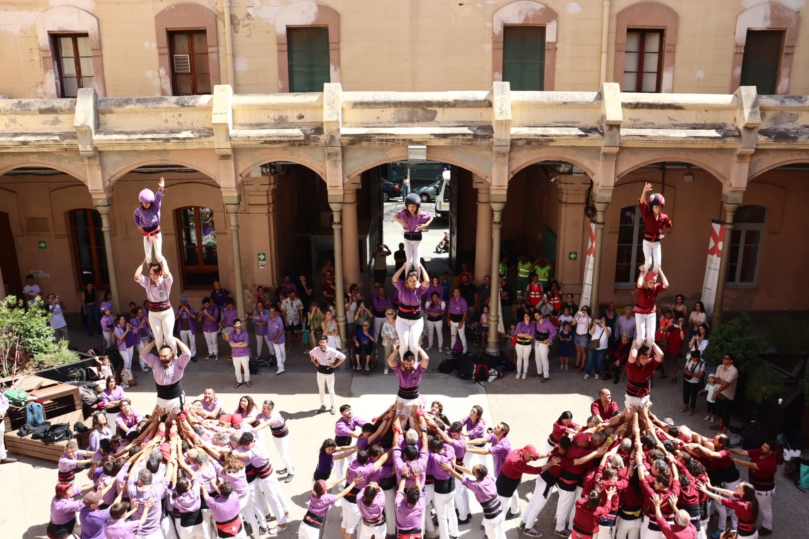 Pilars castellers a la model de Barcelona (12 d'octubre del 2024) | Wikicommons