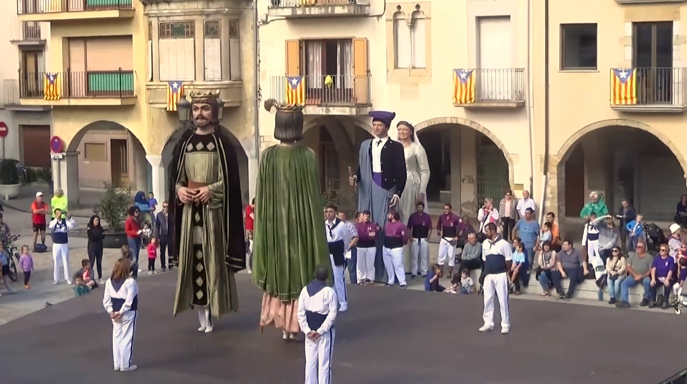 Els Gegants de Badalona en l'actuació que els va portar a guanyar la II edició del Concurs