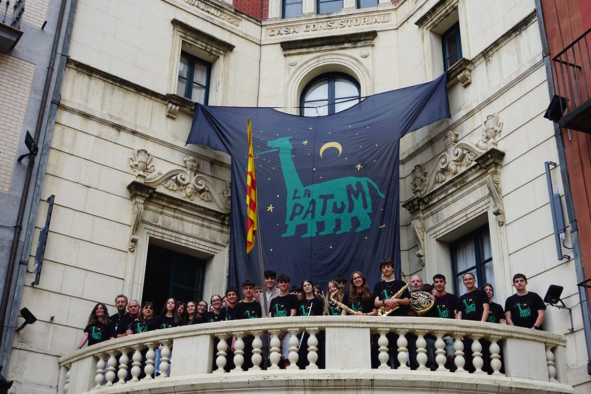 La presentació de la samarreta oficial de la Patum 2026, amb la Banda de l’EMM Berga, va encetar el cicle ‘La Patum tot l’any’ | Ajuntament de Berga