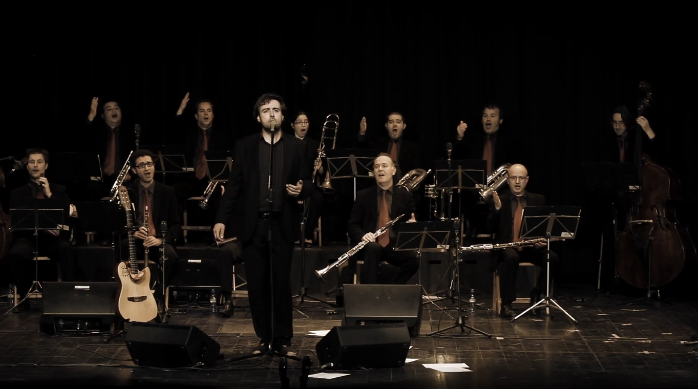 Roger Mas i la Cobla de Sant Jordi interpretant 'El dolor de la bellesa' ara fa 14 anys