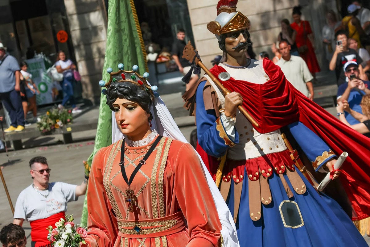 Els Gegants Centenaris de la Plaça Nova en les festes de Sant Roc 2025 / Foto: Associació de Festes de la Plaça Nova