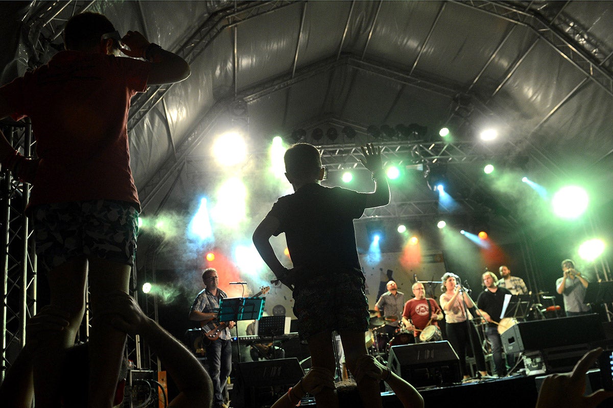 Concert a la Plaça del Folk